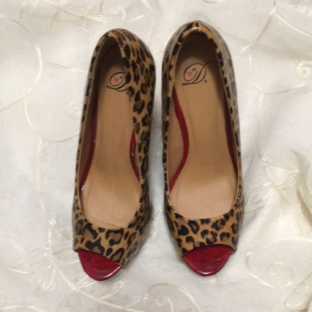 Shoes - Picture 4 of 4